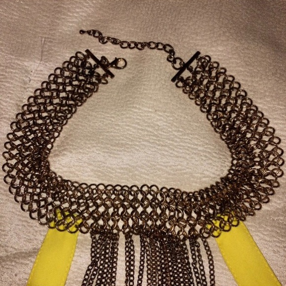 EUC Bebe chain neck yellow halter top blouse - Picture 5 of 9